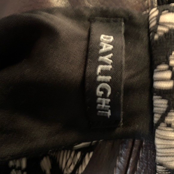 Lace cocktail evening gown - Picture 2 of 4